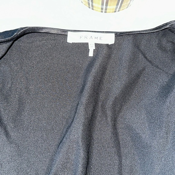 Classy and Flawless Silk FRAME Blouse Sz XS - Picture 4 of 11